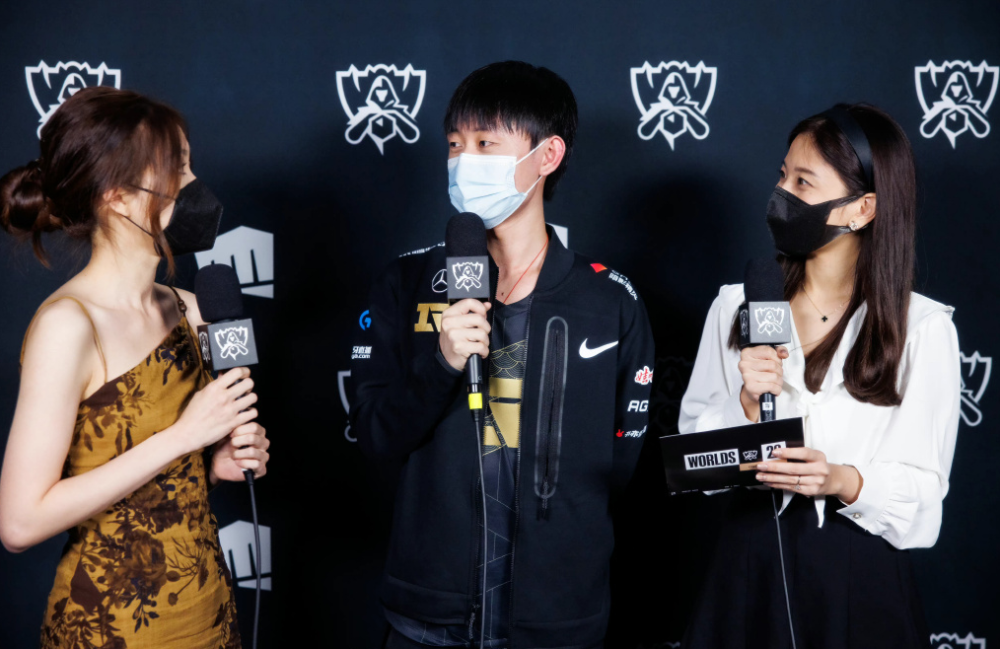 开云体育官网-MAD翻盘RNG，369完成史诗逆转激烈交锋成都决赛之夜，点燃全场激情