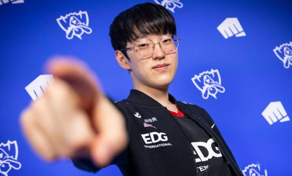 开云体育app-KT横扫EDG，Scout拿下关键大龙强强对话小组赛，成为赛场最大亮点