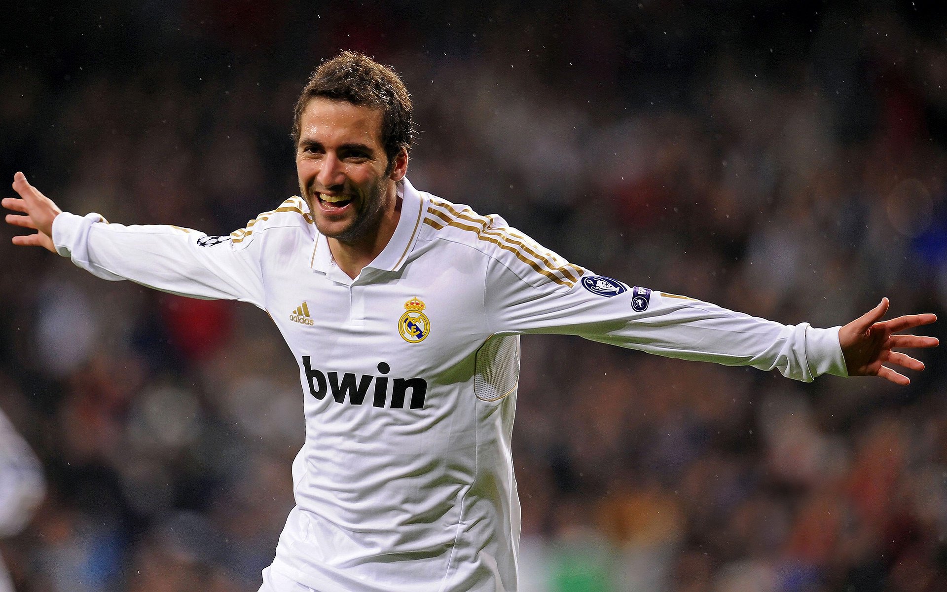 内马尔破局+佛罗伦萨铁蹄碾压！艺术足球与战术纪律的欧洲双城记